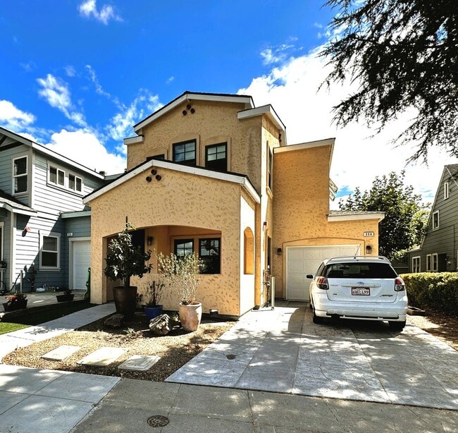 Building Photo - 350 Ridgway Ave., Santa Rosa, Ca. (3-Bedro... Rental