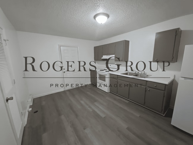 Photo - #450 - 108-110 Holly Ct Duplex Unit 110 Holly Ct