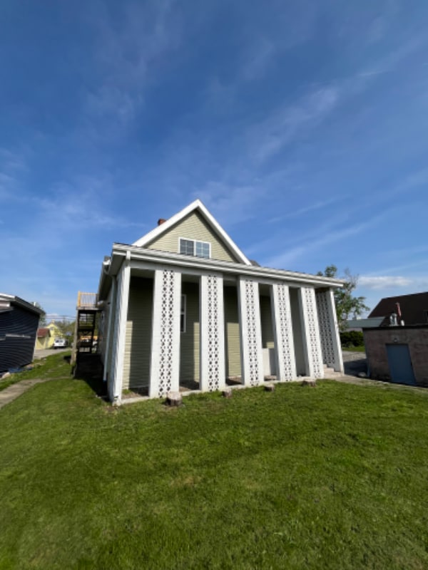 Building Photo - 917 N Vermilion St Rental