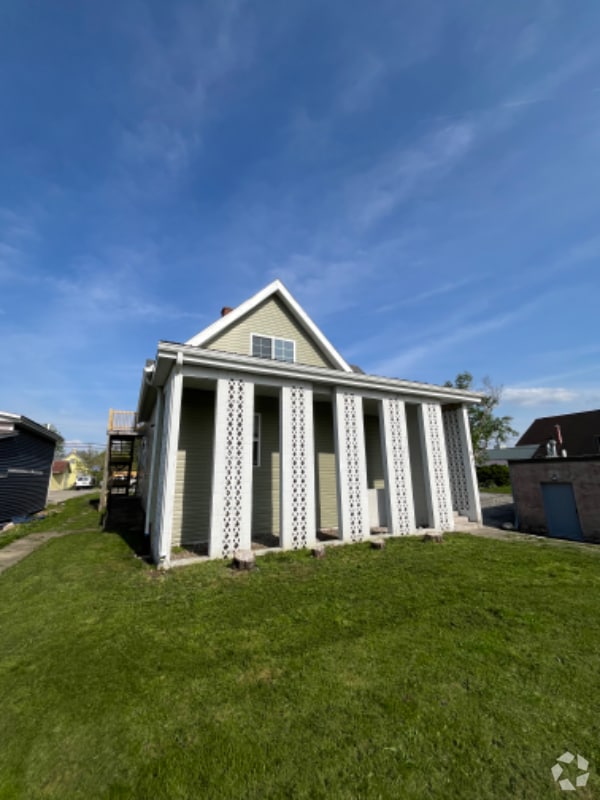 Building Photo - 917 N Vermilion St Rental