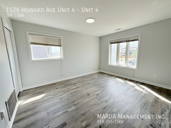 Building Photo - SPACIOUS 3BEDROOM/1BATH UPPER Unit 4