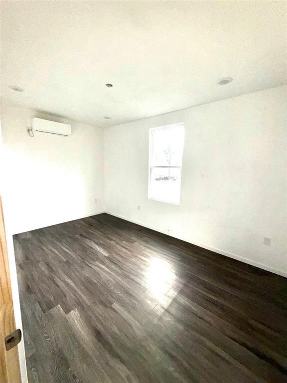 Photo - 145 Campion Ln