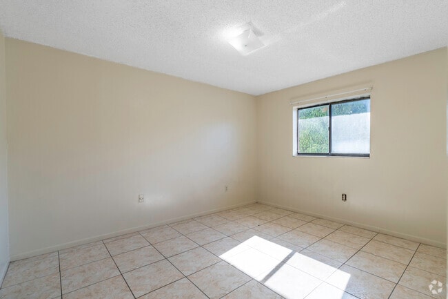 3BR, 2BA - 980SF -Bedroom
