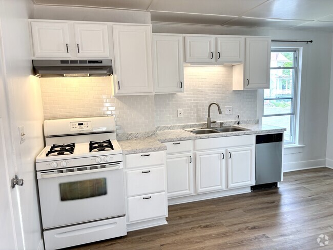 Building Photo - 40 Montrepose Ave Unit 2 Rental
