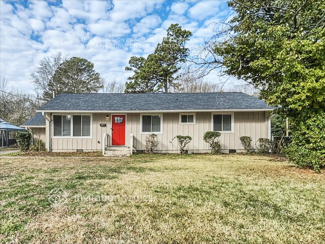 Building Photo - 1300 Shannonhouse Dr