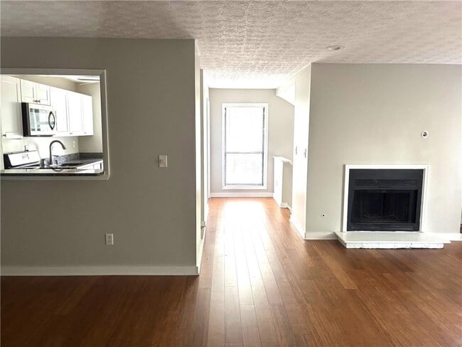 Photo - 504 Wynnes Ridge Cir SE