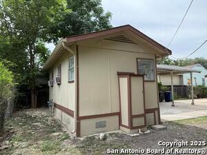 Building Photo - 1334 W Lullwood Ave Unit B Rental
