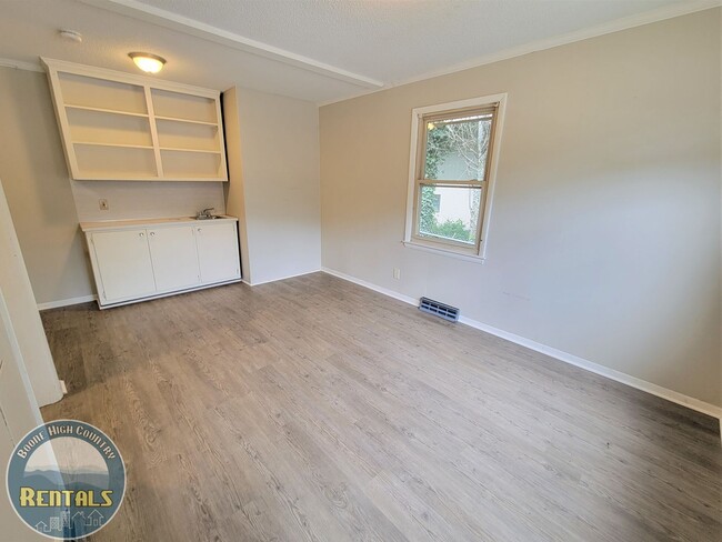 Photo - 3bd/2ba House On Faculty Street---Great Location!