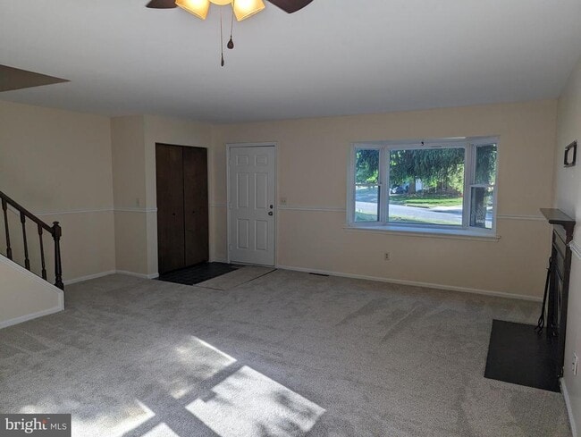 Building Photo - 830 Woodcrest Dr Rental