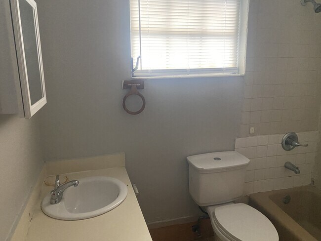 Photo - 2416 NW 22nd Ct