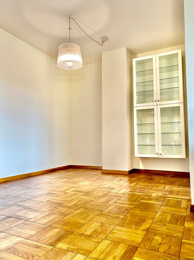 Dining room - 4200 Cathedral Ave NW Unit 916