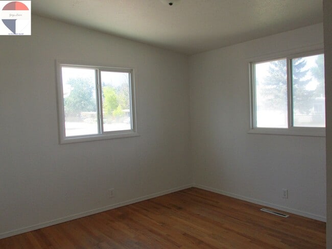 Photo - 2925 Windsor Pl