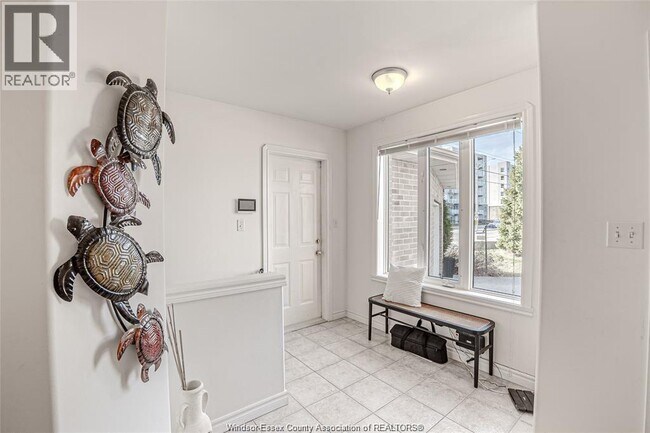 Photo - 1708 Banwell Rd