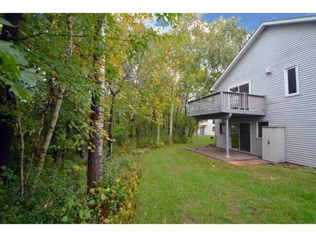 5740 Willow Trail