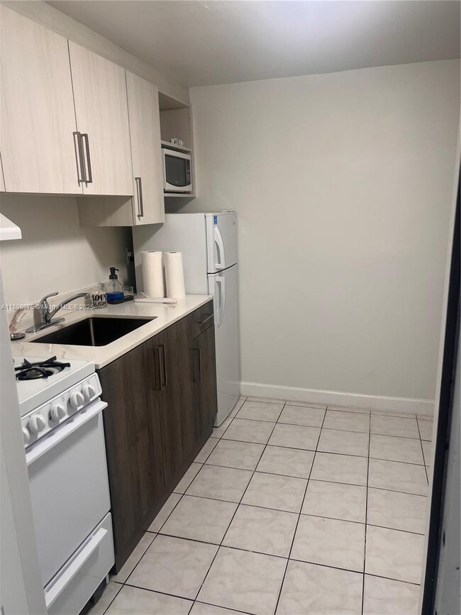 Photo - 7901 SW 26th St Unidad 1