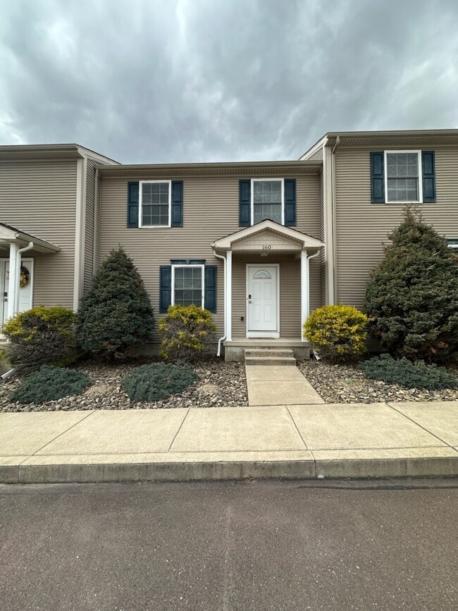 Building Photo - 160 Cortland Dr