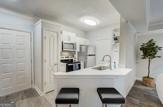 Photo - 2900 Pharr Ct S Northwest Unit 2017