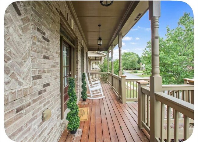 1030 Whitfield Ct