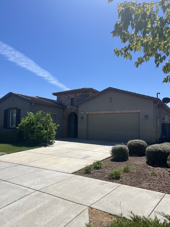 Photo - Stunning 4-Bed Lake View Home with Hardwood Floors