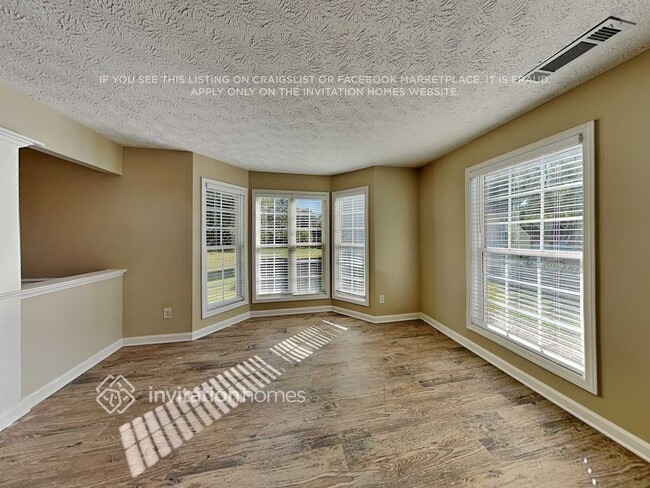 Photo - 412 Chadborn Way