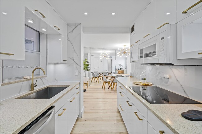 Photo - 1881 Washington Ave Unidad 6D Rental