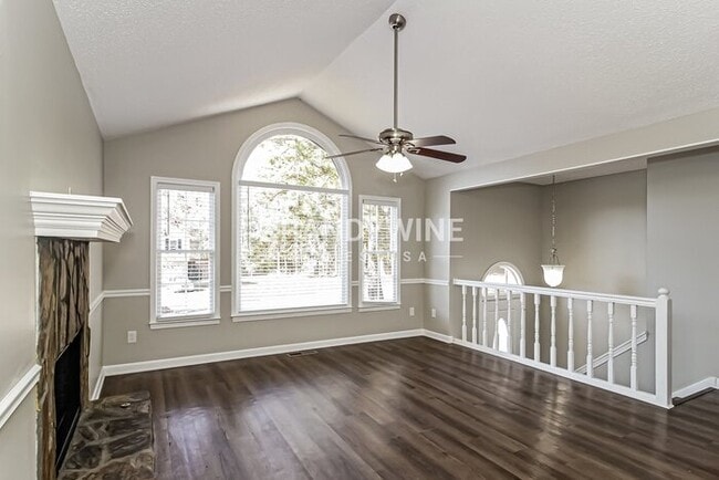 Photo - 106 Whitney Ln