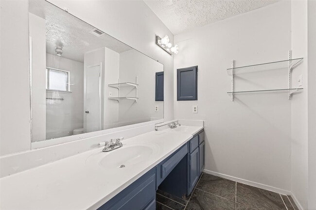 Beechbend Drive, Missouri City, TX 77489 - 4 BR 2.5 BA single-family home