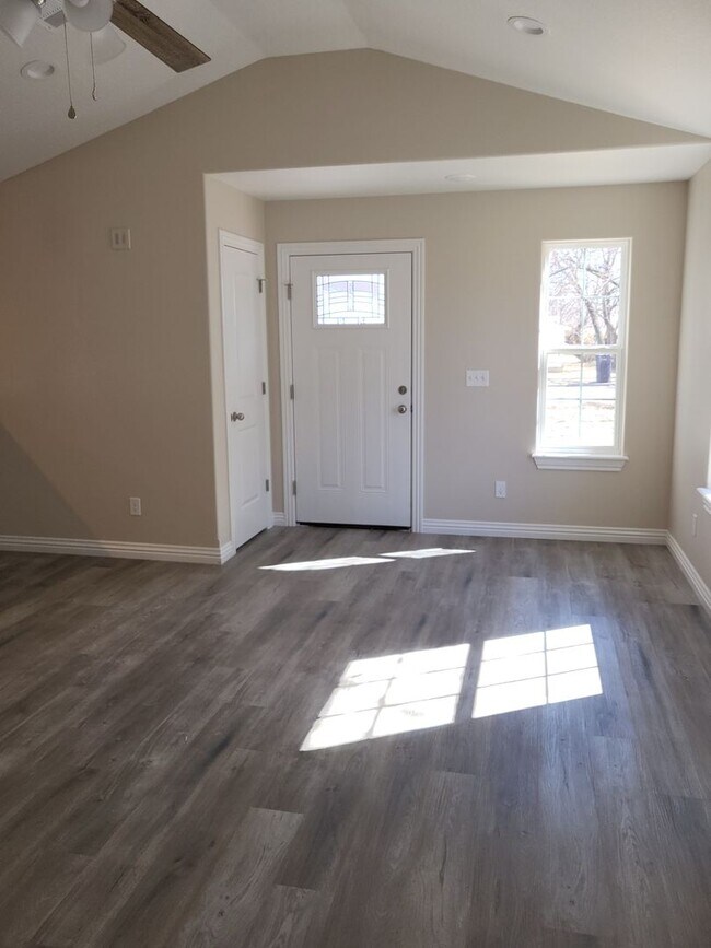 Photo - 3 bedroom, 2 bath house in Webb City!