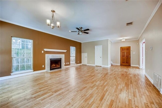 Photo - Great Home Corner Lot With Pool!