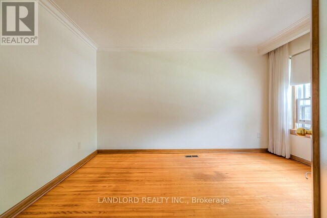 Photo - 85 Greenlaw Ave