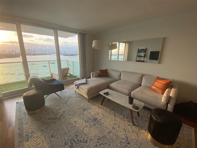 Photo - 1000 West Ave Unit 914