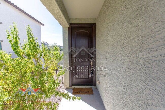 1033 S 150th Dr