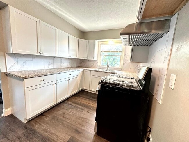 Photo - 2804 E 44th St