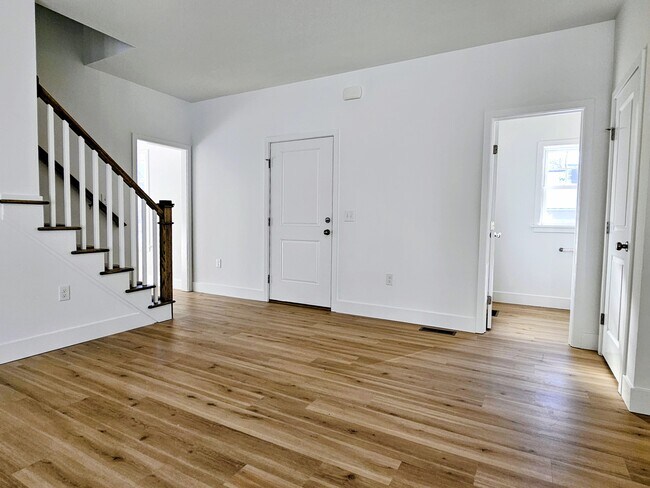 Photo - 394 Hensley St