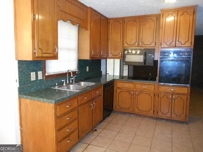 Photo - 551 Racetrack Rd