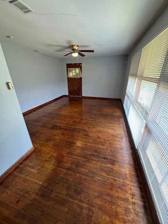 Photo - 3 Bedrooms and 1 Bathroom - MOVE-IN SPECIAL: $200 off first months rent