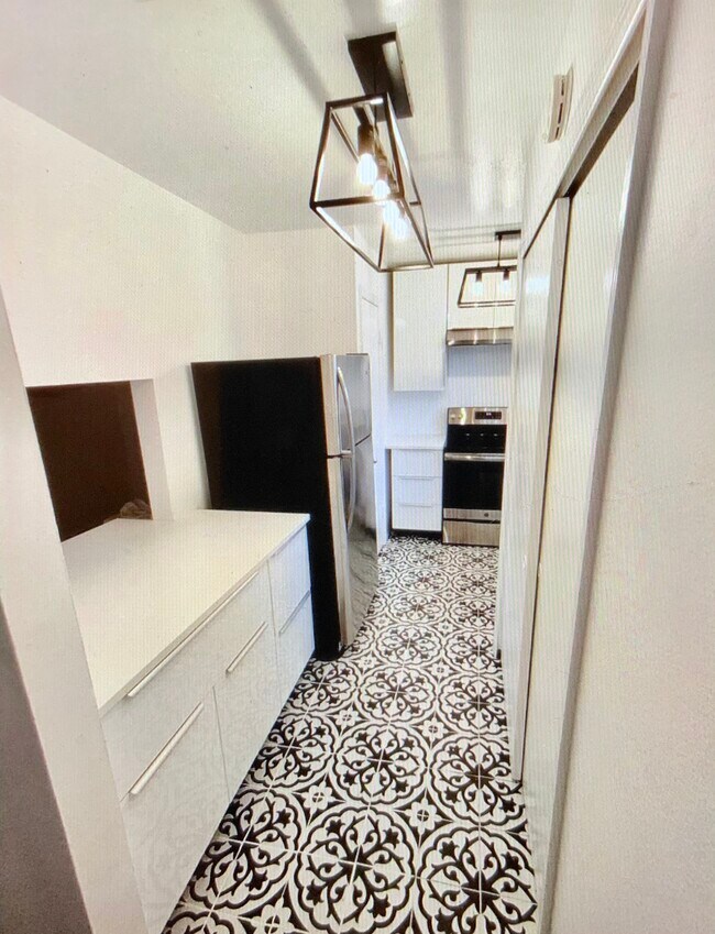 Kitchen - 4124 Pershing Pointe Pl Apartments Unit # 7