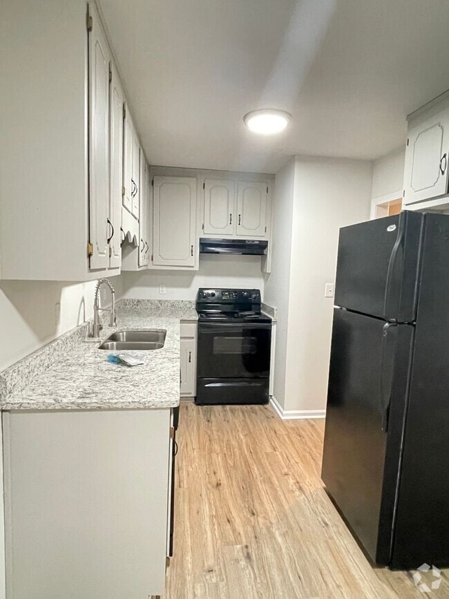 Building Photo - 811 Graham Rd Unit 811-A Rental