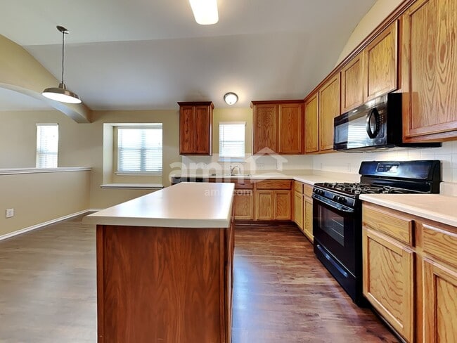 Photo - 265 Firwood N