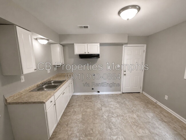 Photo - 4360 Bluebell St