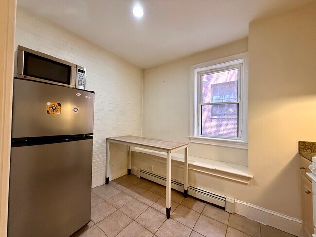 Photo - 17 Exeter St Unit 1f