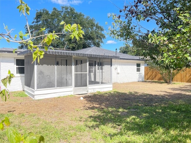 Photo - 2825 8th Ave N