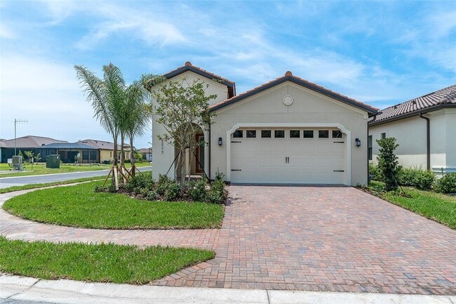 Building Photo - 2217 6th St E