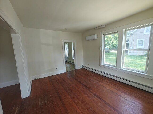Photo - Three bedroom home in Midlothian
