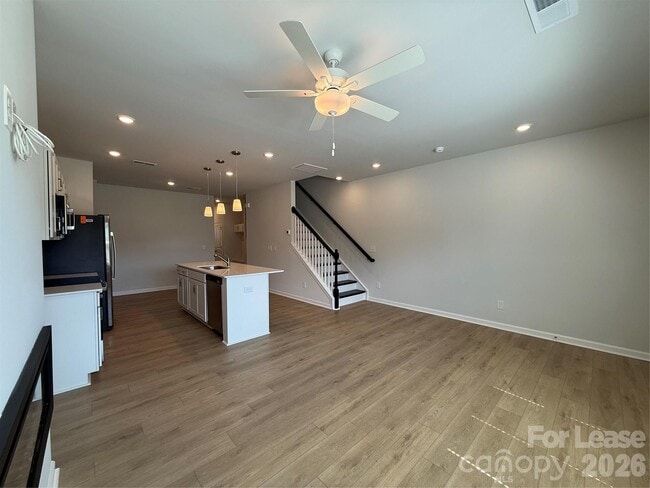 Photo - 6514 Harlech St