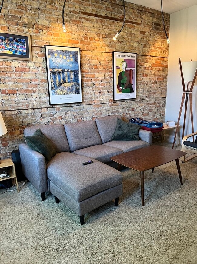 Photo - 1911 W Cortland St Unit 2