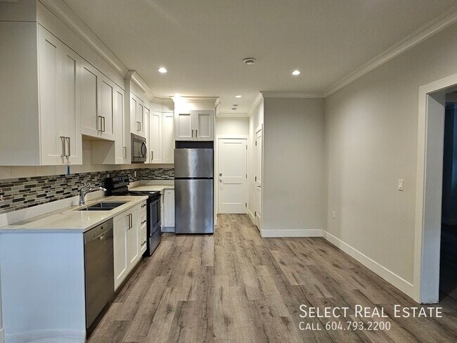 Photo - 5483-5188 188 St Unit 1