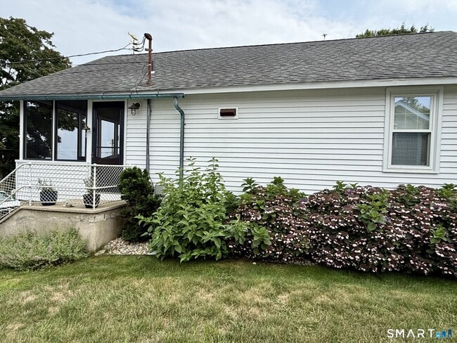 Photo - 10 N Reeves Ave