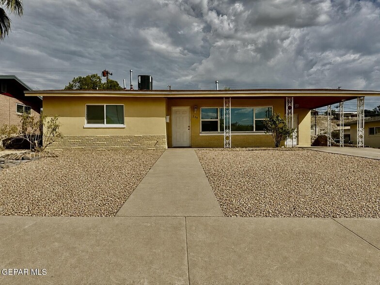 209 San Saba Rd