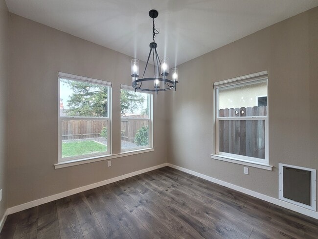 Photo - 1353 Molly Ave